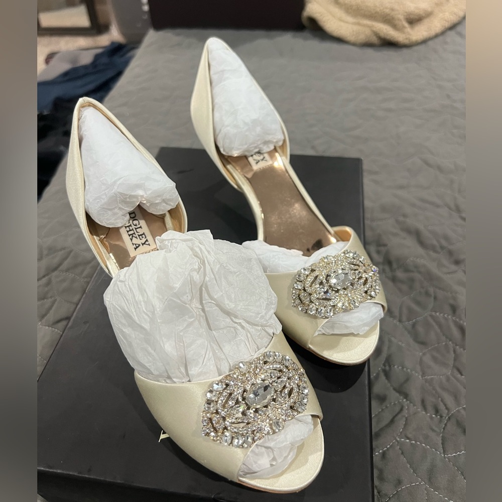 Badgley Mischka Elegant Cream Peep-Toe Heels with Crystal Embellishment